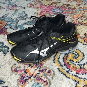 NEVER WORN women’s volleyball shoes